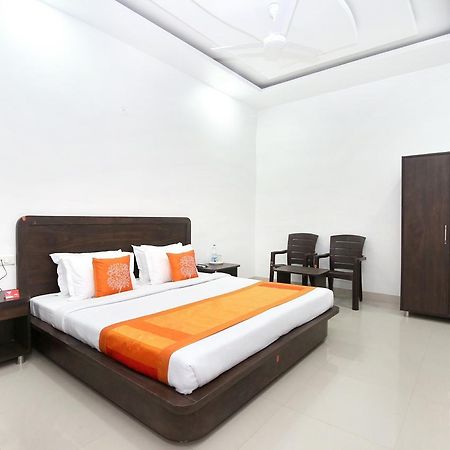 Oyo 11421 Regal Residency Hotel Amritszár Kültér fotó