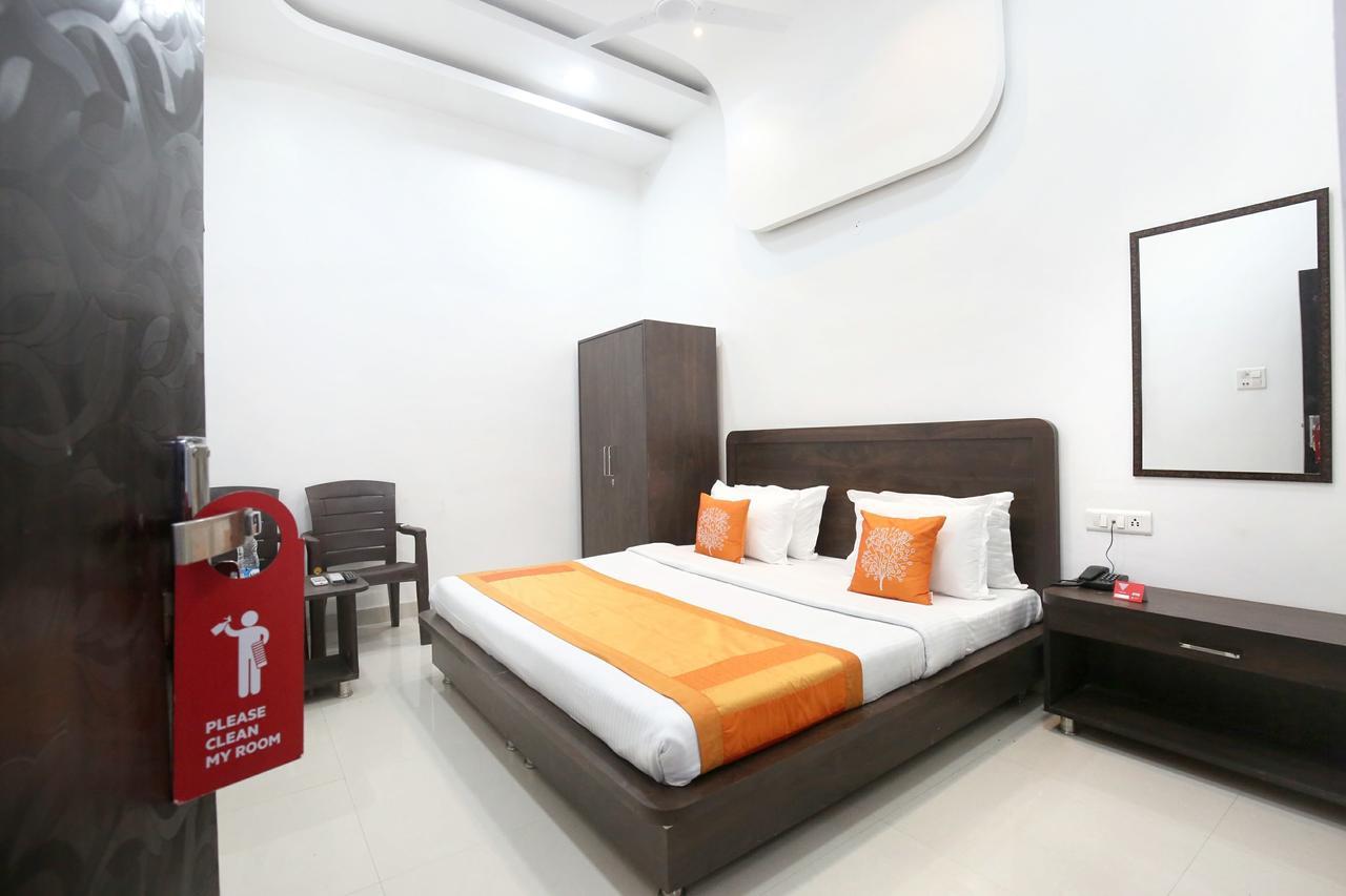 Oyo 11421 Regal Residency Hotel Amritszár Kültér fotó